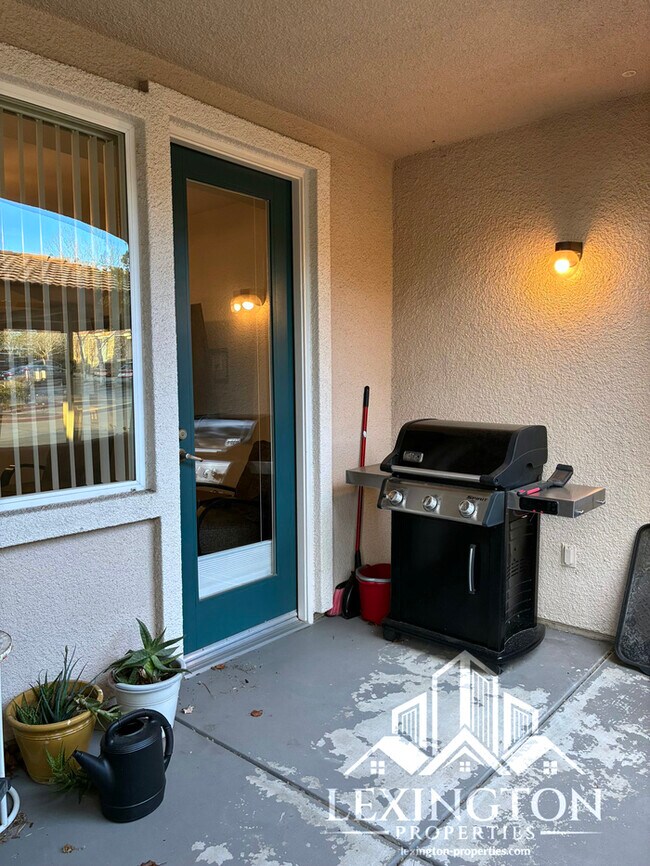 Building Photo - Beautifully Upgraded, 2BD/2BA, Condo Home in The Phoenician, Roseville!