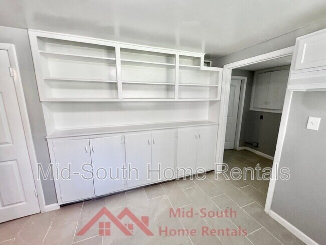 Building Photo - 2876 Cela Rd