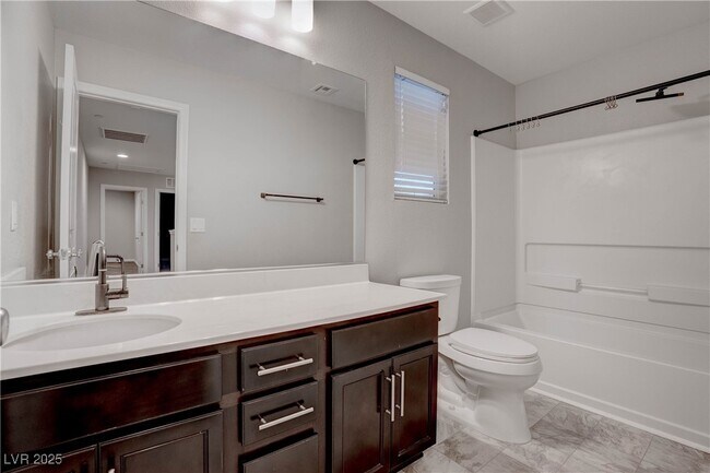 Building Photo - 3108 Zara Ave