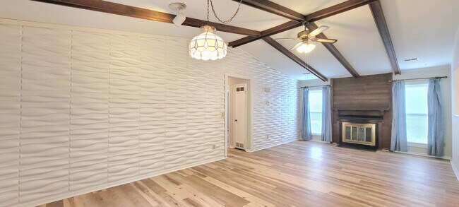 Building Photo - 1607 Burnley Dr