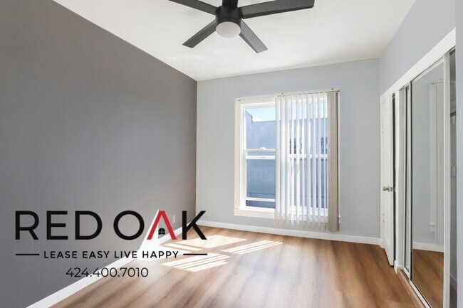 Building Photo - Bright One Bedroom with Stainless Steel Ap...