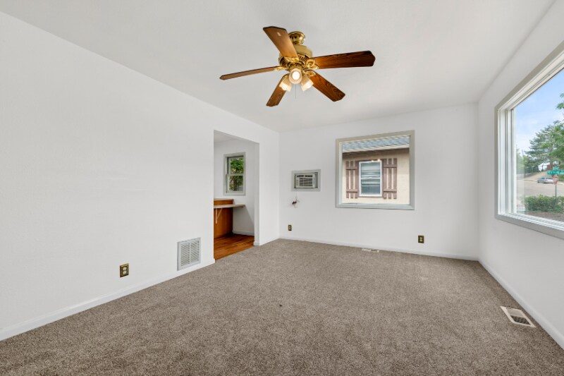 Building Photo - 803 W 18th St