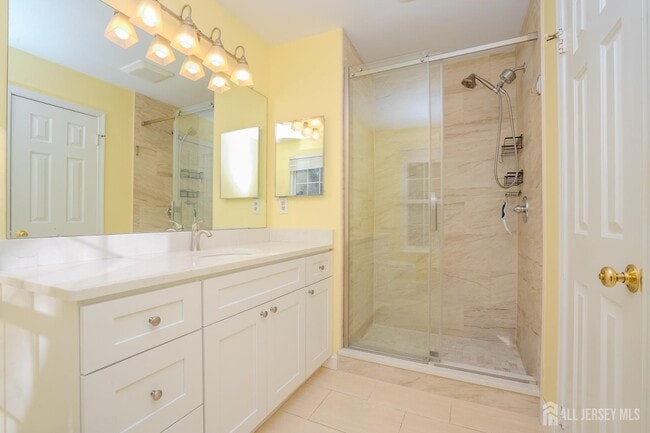 Building Photo - 42 Chicopee Dr