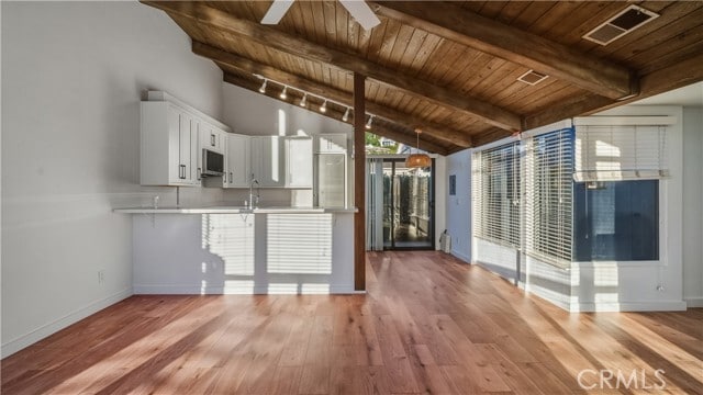 Building Photo - 2101 Glenneyre St