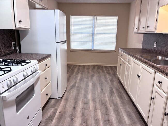 Building Photo - 1115 Shawnee St