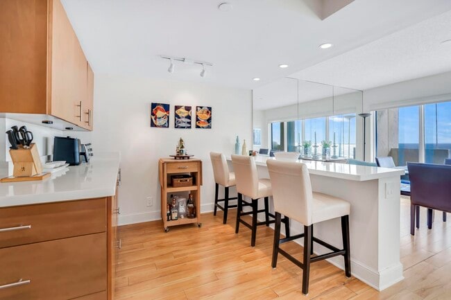 Building Photo - 4301 N Ocean Blvd