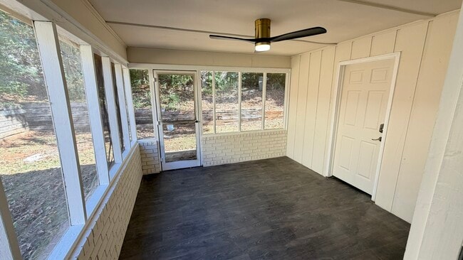 Building Photo - 3461 Southgate Trail SE