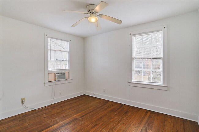 Building Photo - 1608/10 Saint Mary Street