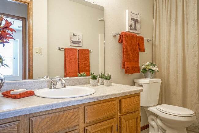 Building Photo - 5609 Wingate Ave NW