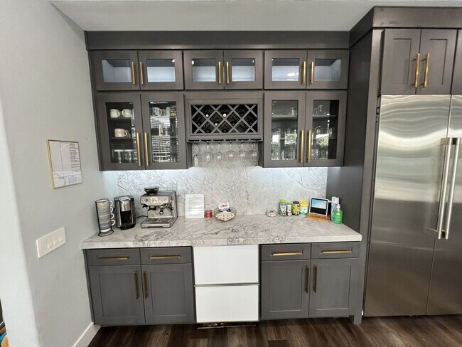 Building Photo - Amazingly Remodeled 4 Bed 4 Bath Luxury Home in North Orange with Solar!