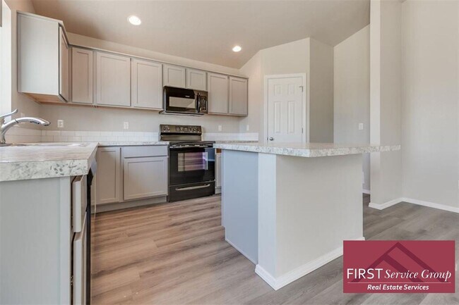 Building Photo - Newer Home Meridian!!!