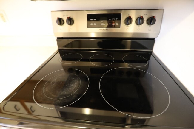 Building Photo - 257 Canby St