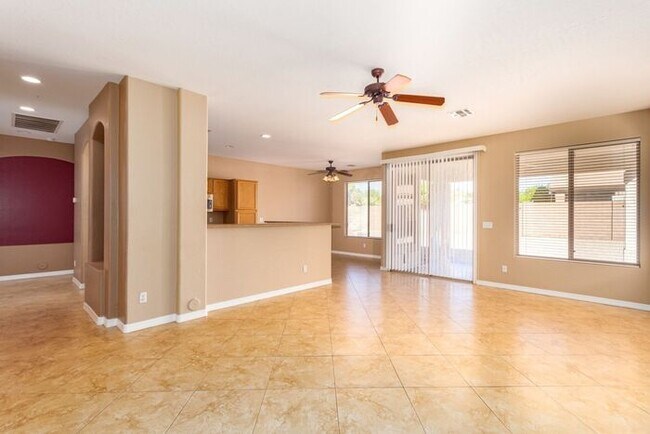Building Photo - Single level rare to find 3 bed house in G...