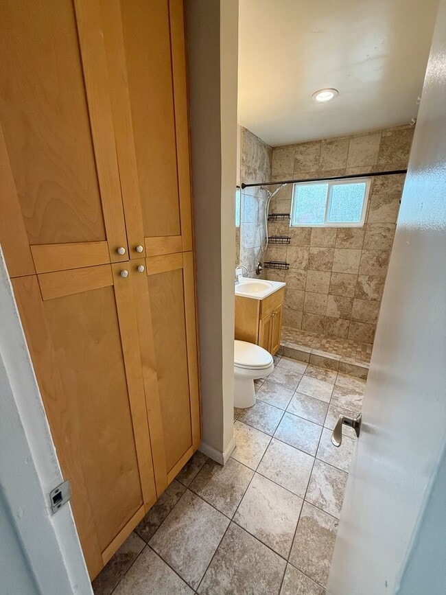 Building Photo - Remodeled 2 Bed/1 Bath unit in North Park w/ Private Yard!