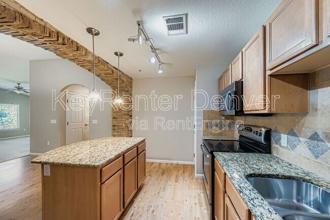 Building Photo - 14122 Sun Blaze Loop