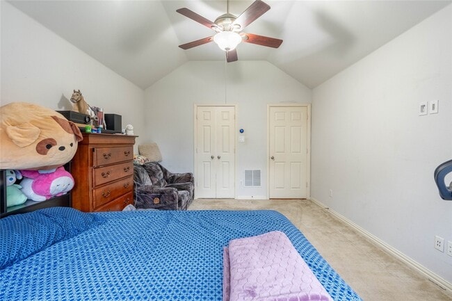 Building Photo - 2324 Crestridge Dr