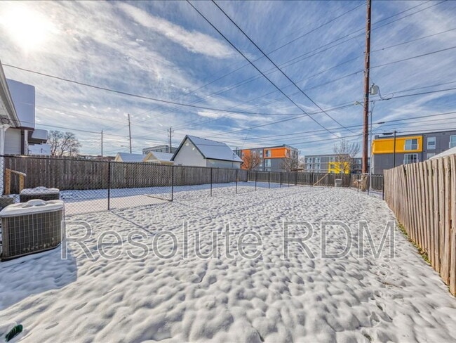 Building Photo - 1624 Yandes St