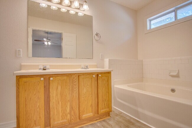 Building Photo - Lakefront Living in Gulf Breeze – Spacious...
