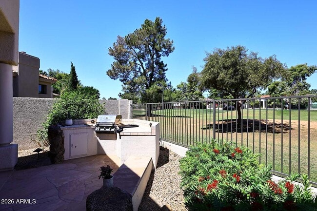 Building Photo - 8334 E Jenan Dr