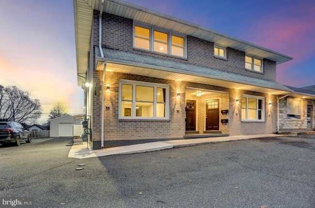 Building Photo - 933 N Hanover St