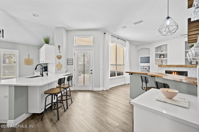 Building Photo - 13948 Spoonbill St N