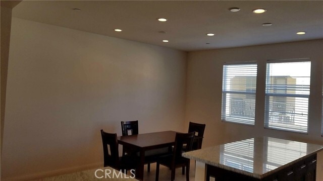Building Photo - 908 N Acacia Ct