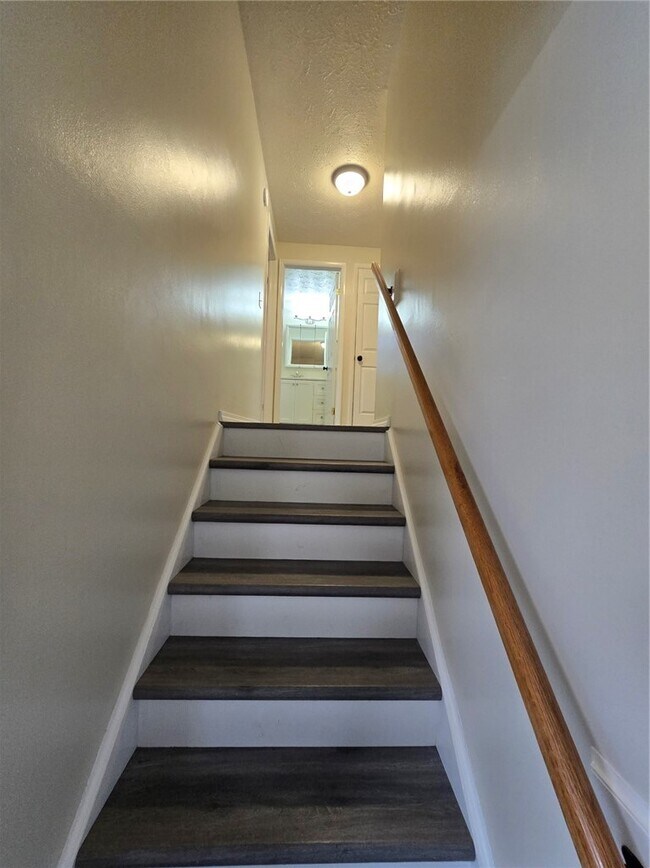 Building Photo - 103 Virginia Manor Rd