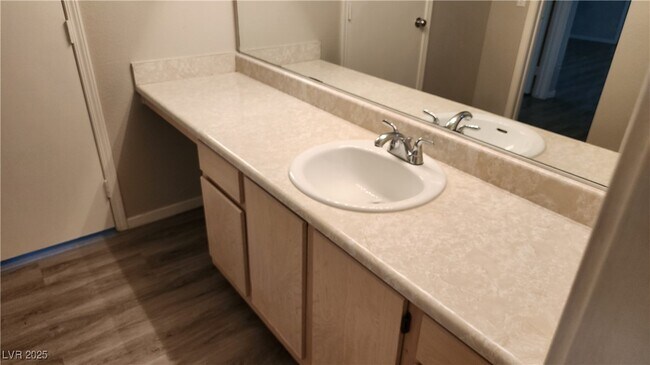 Building Photo - 555 E Silverado Ranch Blvd