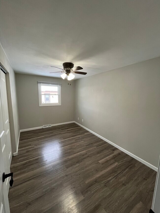 Building Photo - 509 S Matthias St