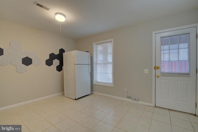 Building Photo - 4009 Timber Oak Trl