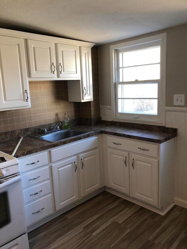 Building Photo - 1523 Christy Ave