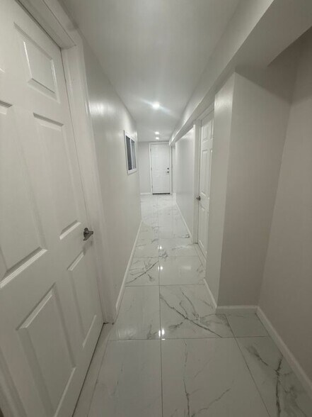 Building Photo - 61 Forest Rd