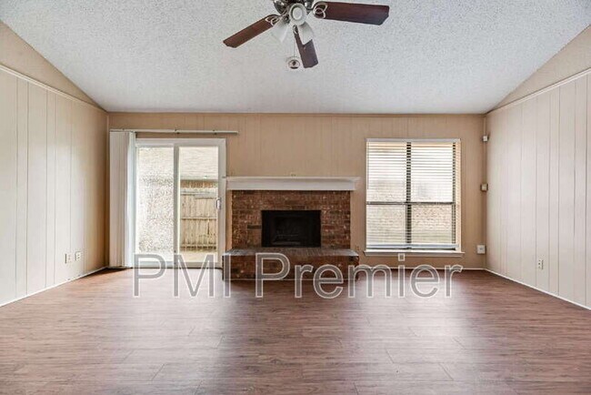Building Photo - 4724 Berridge Ln