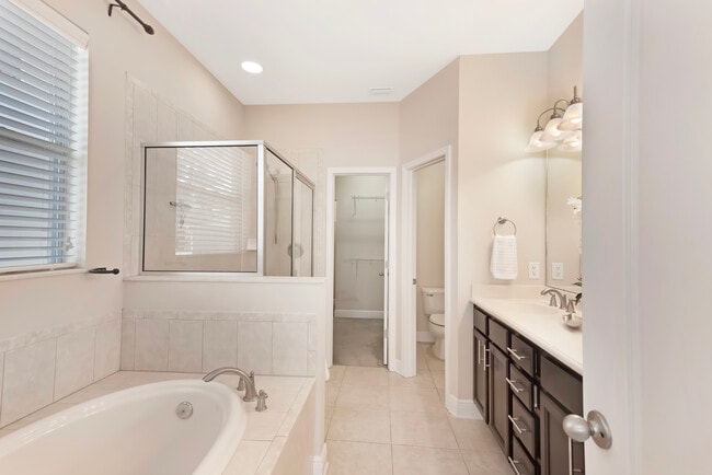 Building Photo - 7410 S Fitzgerald St