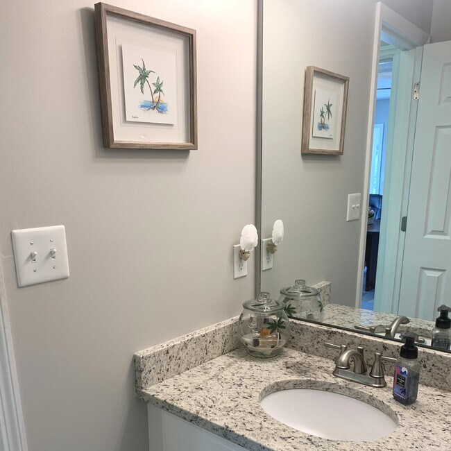 Building Photo - 500 Willow Green Dr