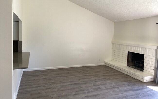 Building Photo - BOULDER CT (80A)