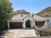 Building Photo - 2094 Trentham Rd
