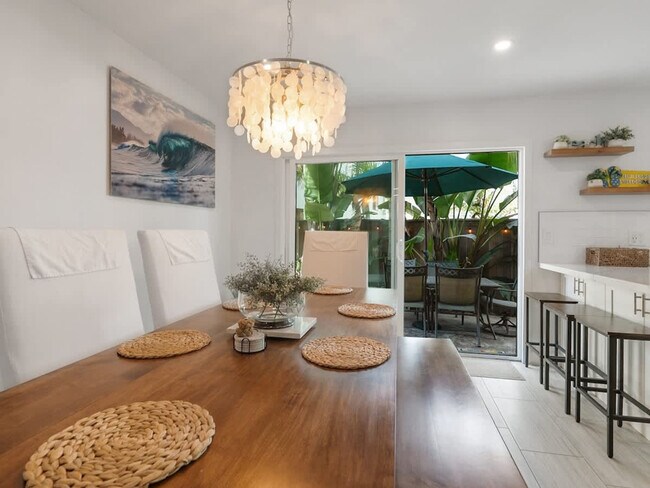 Building Photo - 750 S Sierra Ave