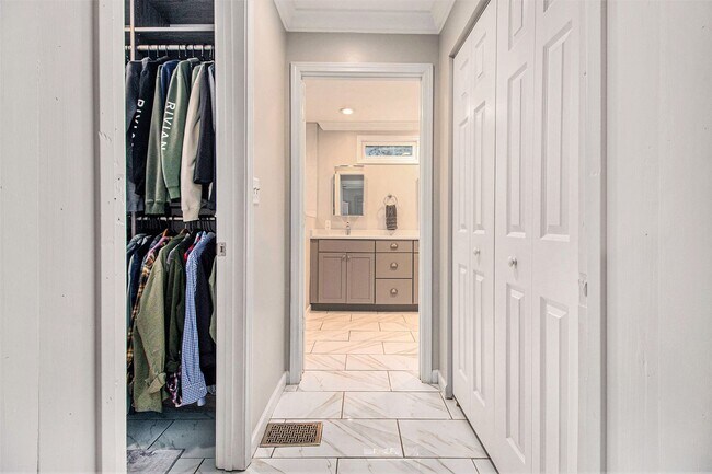Building Photo - Fully Renovated Smart Home | EV Ready | Au...