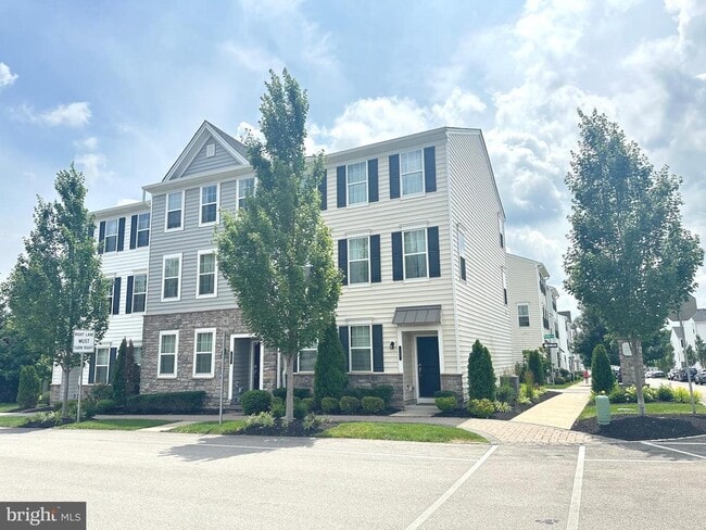 Primary Photo - 13 Hedley Ln