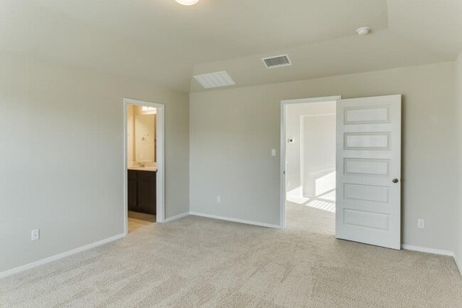 Building Photo - 412 Delta Crst