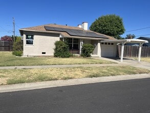 Building Photo - 1302 Sampson St