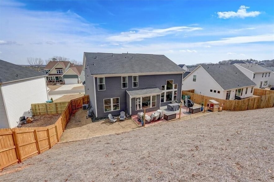 Building Photo - 170 Greenbrier Way