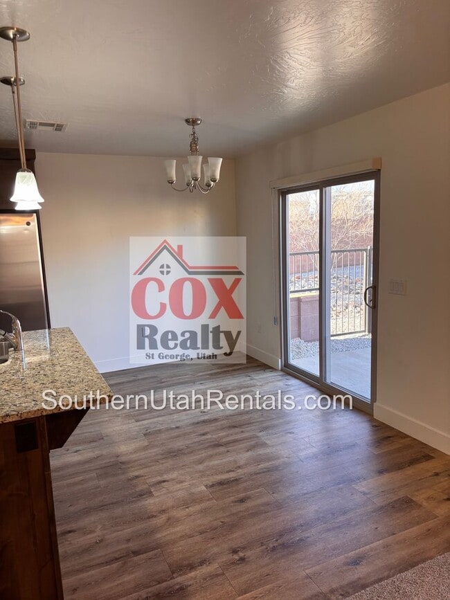 Building Photo - 5940 Belair St