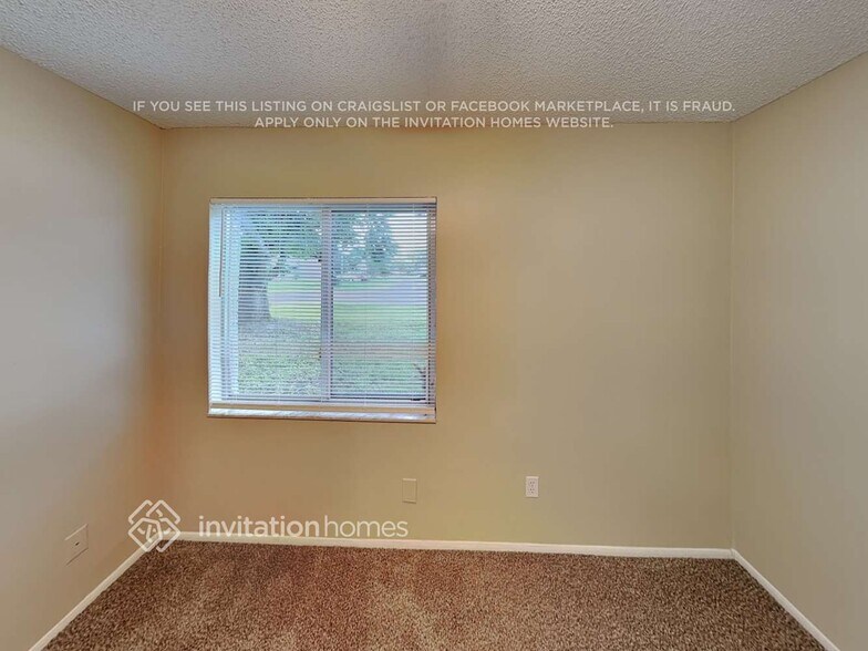 Building Photo - 105 Lake Ada Cir