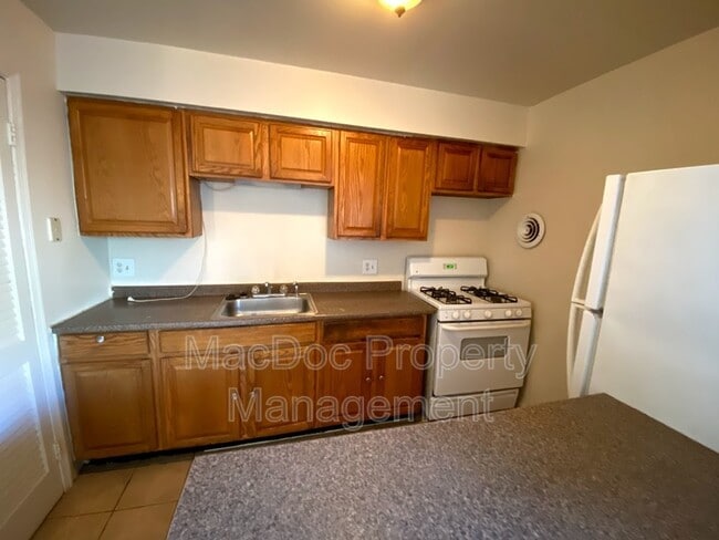 Building Photo - 3456 Beale Ct