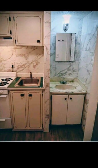 Building Photo - 1202 Ridgewood Ave