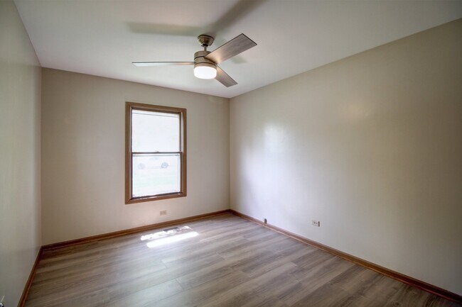 Building Photo - 148 Sandalwood Ln
