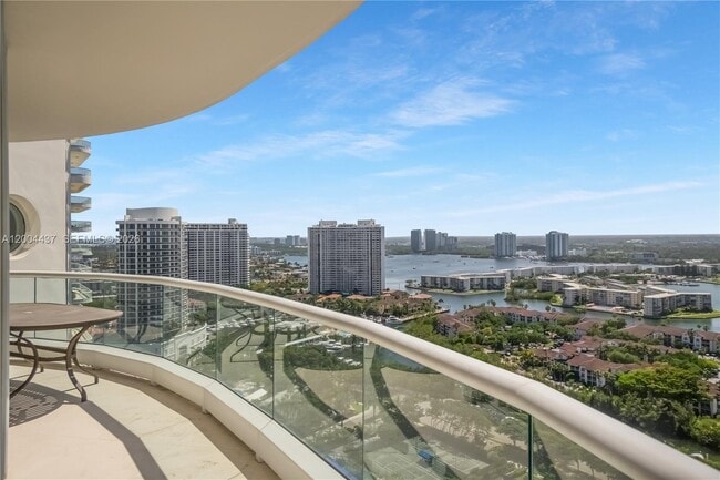 Building Photo - 7000 Island Blvd