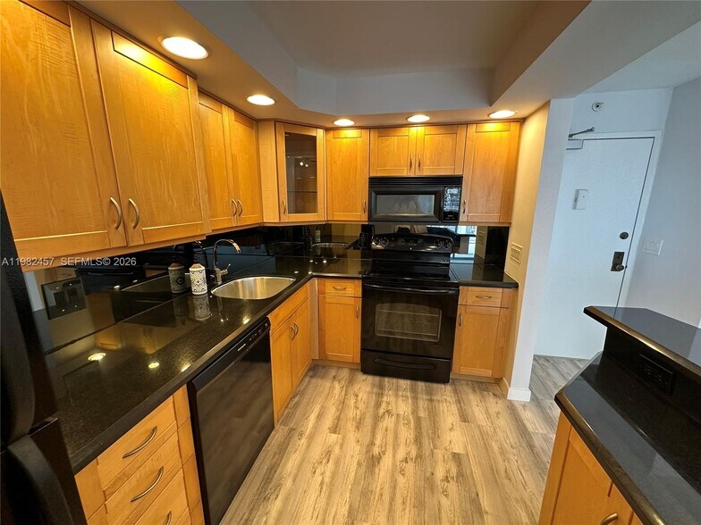 Building Photo - 200 SE 15th Rd